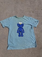 Uniqlo UT KAWS x Uniqlo Men’s Green BFF Graphic Tee Shirt Size L Cotton
