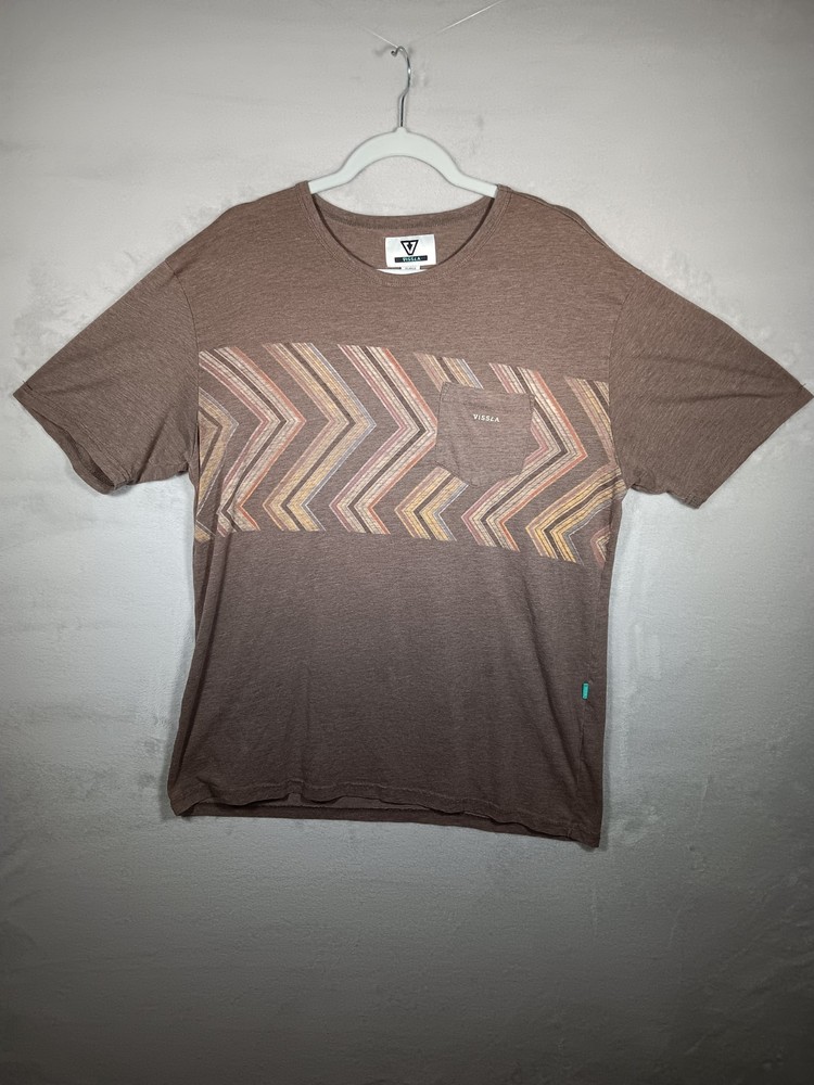 Vissla Men’s XL Brown Geometric Aztec Pocket Crew Neck Short Sleeve T-Shirt