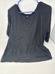 District Made XL Black Shirt