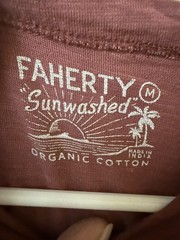 Faherty Sunwashed crew neck pocket tee vista plum 100% organic cotton M casual