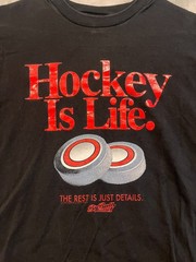 Vintage Hockey Is Life Graphic T-Shirt Youth XL Black
