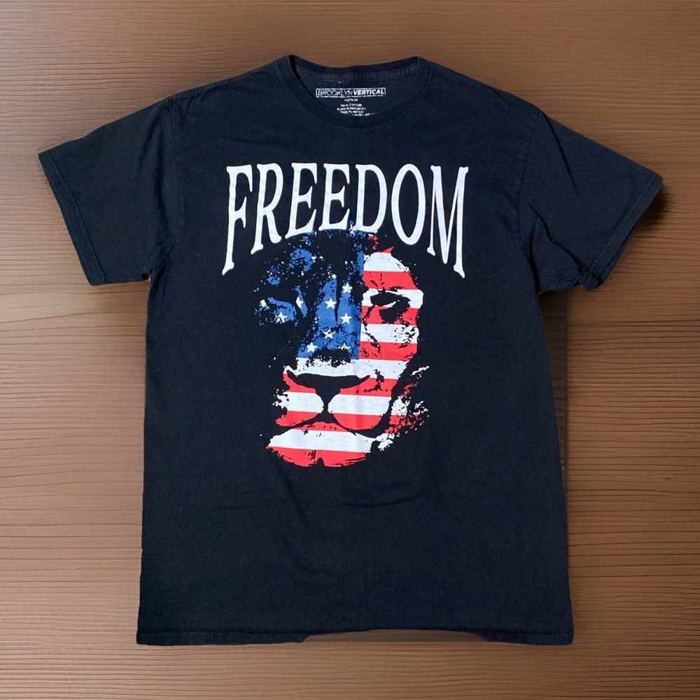 BROOKLYN VERTICAL Freedom Men’s T-Shirt Medium Lion Red White and Blue Cotton