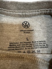 VW Volkswagen Licensed “You get more folks in a Volks” T-Shirt Tee Size L EUC