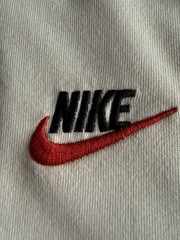 Nike Sportswear Club White Embroidered Logo T-Shirt Men’s Size M 100% Cotton