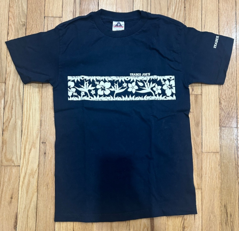 Vintage 2000s Trader Joes Hibiscus Logo Floral Tribal Shirt Mens Small Navy Blue