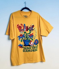 Market Studios XL Unisex T-Shirt Tend The Market Graphic Tee Yellow Multi New