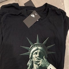 Nike Men’s M Black Crew Neck Short Sleeve Statue of Liberty New York Tee
