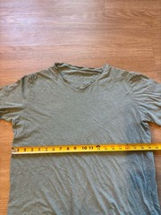 VINCE Men’s Medium 100% Cotton Short Sleeve T-Shirt V-Neck Teal Distressed