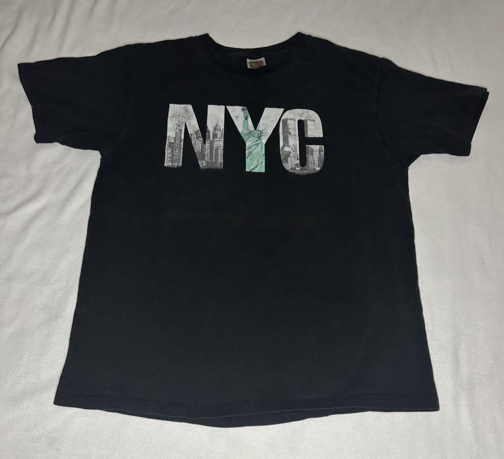 Fruit of the Loom NYC T-Shirt Mens L Black Good Graphic Statue of Liberty Tee