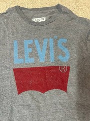 Levi’s Short Sleeve T-shirt – Size XXL – Gray And Red