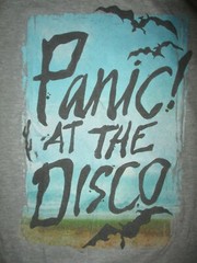 PANIC AT DISCO T SHIRT Fear Loathing Ralph Steadman Style Art Las Vegas Bats MED