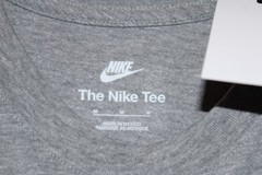 NWT Nike Sportswear Embroidered Logo Men’s Medium T-shirt Dark Grey Heather