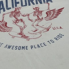 California Skater T-Shirt – Skeletons Skateboarding – Mens Small Tee