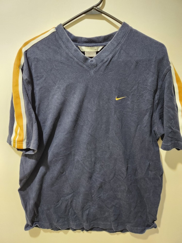 Large — Nike used Shirt Very Soft Material