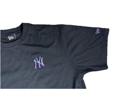 New Era MLB New York Yankees Black Embroidered Graphic T-Shirt Size L Baseball