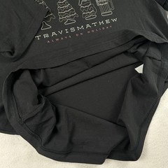 Travis Mathew Shirt Mens XL Black Always On Holiday Christmas Beer Graphic Tee