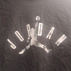 Jordan shirt size small men’s short sleeve t-shirt black with the gray and white