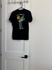 Riot Society Black shirt sleeve Aloha Tshirt size Medium