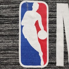 NBA Logo Gray Short Sleeve Longer Length Performance T-Shirt Men’s M