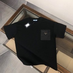 Prada’s new versatile short sleeved T-shirt for men and women – black