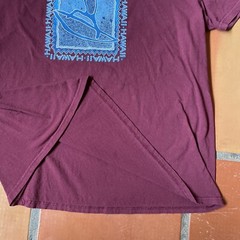 DELTA SOFT Mens Large Burgundy Red Graphic Print T-Shirt HAWAII SURFER Tee EUC