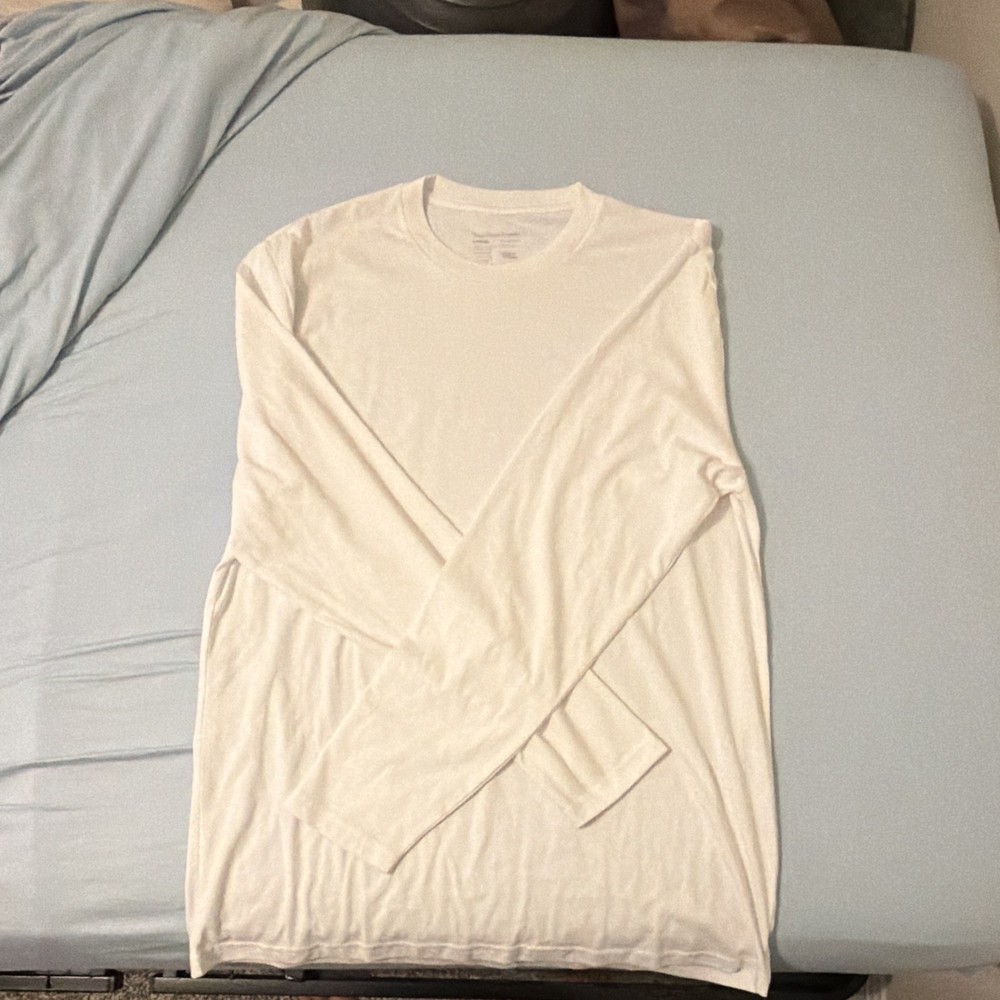Fresh Clean Threads Men’s White Long Sleeve Crew Neck T-Shirt, Size L