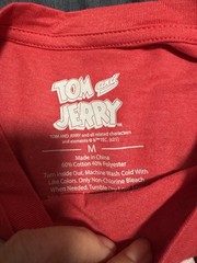 Tom & Jerry Men’s M Red Graphic Print Tagless Crew Neck Short Sleeve T-Shirt
