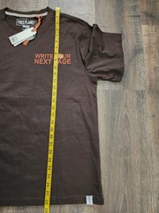 Free Planet Men’s Graphic Logo T-Shirt Brown Cotton Knit Crew Relaxed Fit M