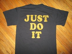 vtg 85% T SHIRT Black Gold Metallic Print Just Do It 80s 90s Adult SMALL