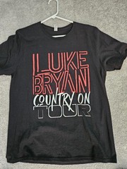 Concert T-Shirt: Luke Bryan Country On Tour Large Black Fruit of the Loom