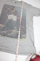 Muhammad Ali Mens Short Sleeve Graphic Tee T Shirt Size LARGE Gray Boxing Boxer