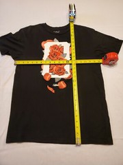 Outrank Black T-shirt Mens Medium Roses 19.5W X28L