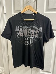 Guess Mens V-Neck T-Shirt Black Graphic Tee Short Sleeve Los Angeles Vintage
