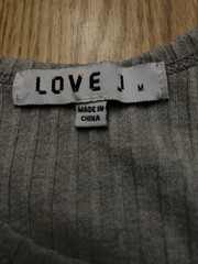 CLOSET CLEANOUT MAINLY A WOMENS MEDIUM