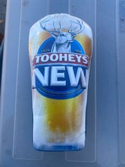Tooheys New *Refeshing Australian Draught Beer *T-shirt *NEW *not sure of size