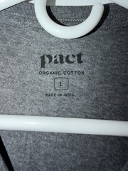 NWOT-Pact-Men’s Organic SoftSpun Essential V-Neck Tee-Med Grey Heather- (LARGE)
