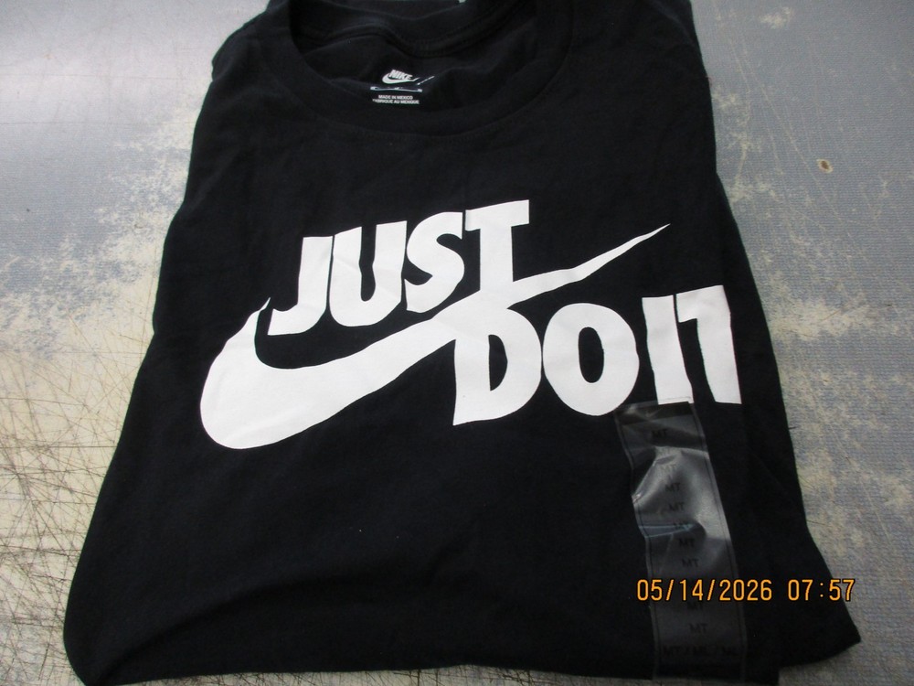 New Nike Men’s Just Do It T-Shirt Black White Size MT – Medium-Tall