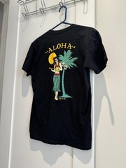 Riot Society Black shirt sleeve Aloha Tshirt size Medium