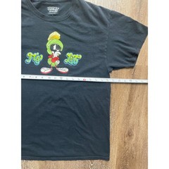 VTG Looney Tunes Marvin the Martian”It’s Lit” Licensed Graphic T-Shirt Size- L