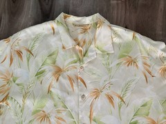 Tommy Bahama Men’s 100% Silk Short Sleeve Hawaiian Shirt Relaxed Fit Tropical L