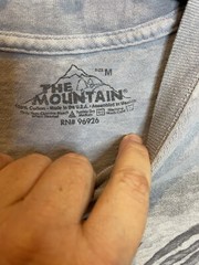 The Mountain eagle American flag and jets in the sky graphic t-shirt mens size M