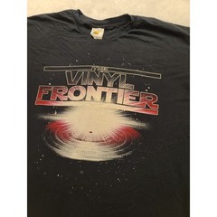 Bay Island Sportswear The Vinyl Men’s Graphic T-Shirt Black XL Space Record