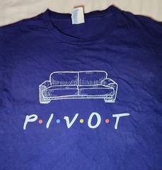Friends Ross Rachel Chandler Sofa Pivot Blue Short Sleeve Medium T Shirt
