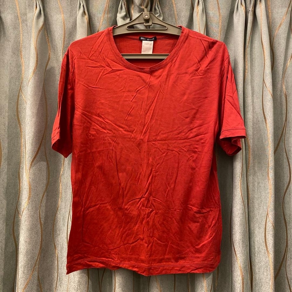 USED ISSEY MIYAKE SAMPLE RED T-SHIRT VERYGOOD
