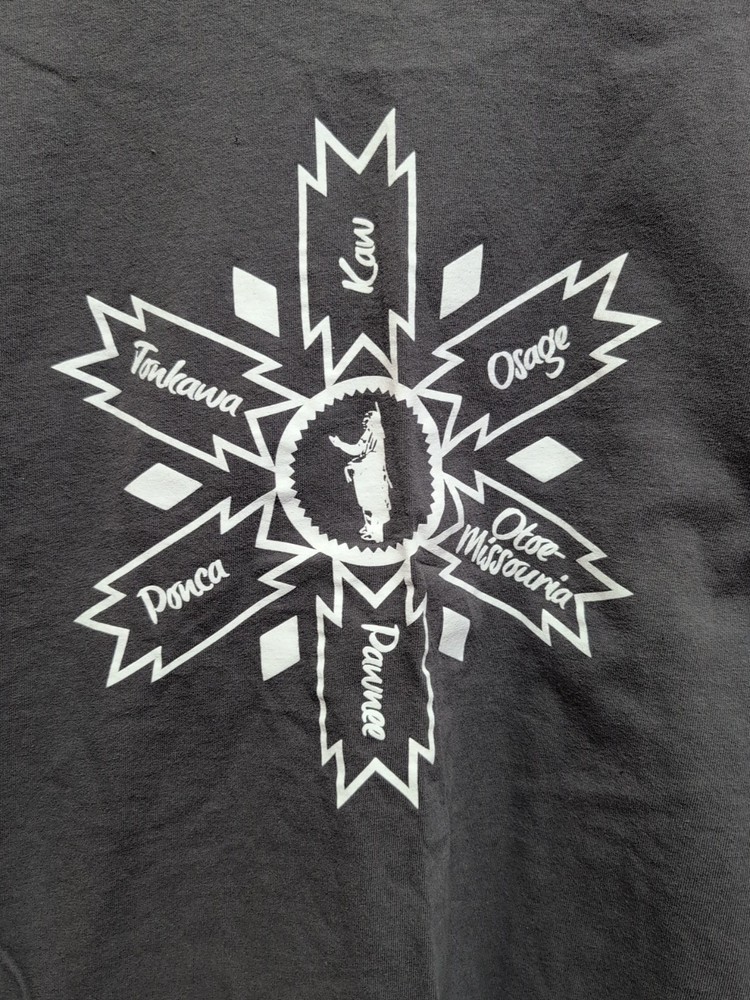 Indian Standing Bear Walk. Mens T Shirt Size 2 X L. Gray Short Sleeve