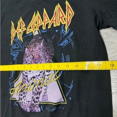 Def Leppard Animal T-Shirt Vintage Graphic Band Tee Black Short Sleeve Size S
