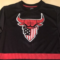 Maxi Milian Chicago Bulls Hockey Sports Mens Jersey Blk/Red Size XL Long Sleeve