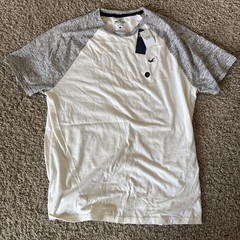 White/Gray Hollister Men’s Short Sleeve Crew Neck T-Shirt Must Have Collection L