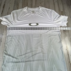 Oakley Tee, white with Green logo. Size Large Regular Fit