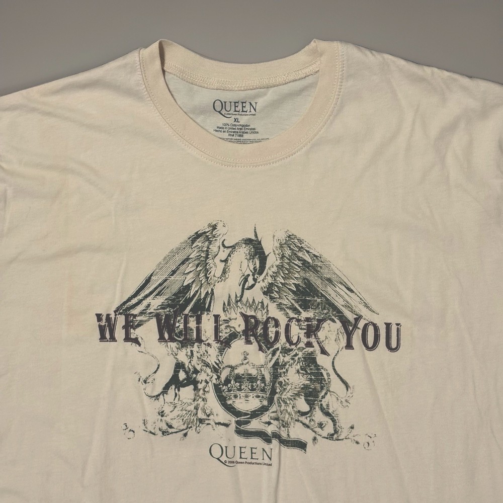 Queen We Will Rock You T Shirt Men’s XL Freddie Mercury Short Sleeve Cream